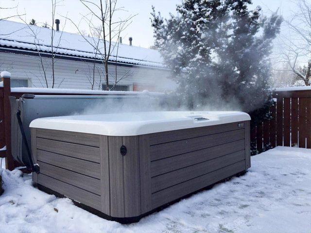 Jacuzzi ogrodowe zimą – na co zwrócić uwagę?